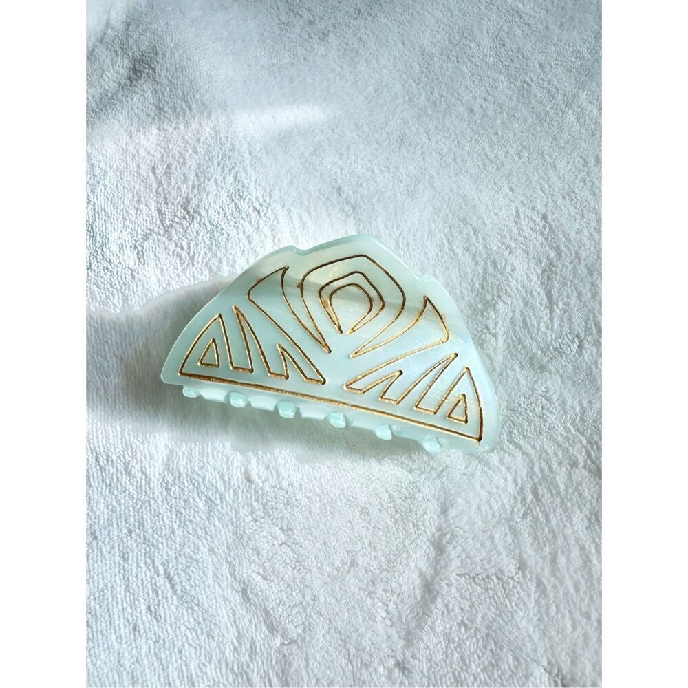 Disneys Frozen Elsa light blue hair claw with tiara detail